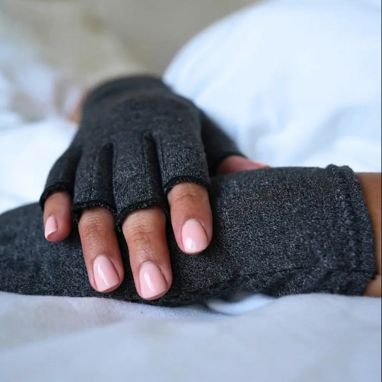 MOVERA gloves™ כפפות דחיסה לשחרור נוקשות והקלת כאבי מפרקים